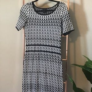 Ann Taylor Short Sleeve Sweater Dress ⚫️⚪️